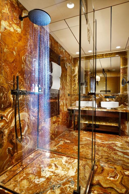 Salle de bain au Palazzo Venart Luxury Hotel