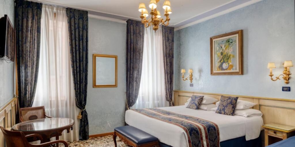 Hôtel al Piave lit chambre - Les Escapades à Venise