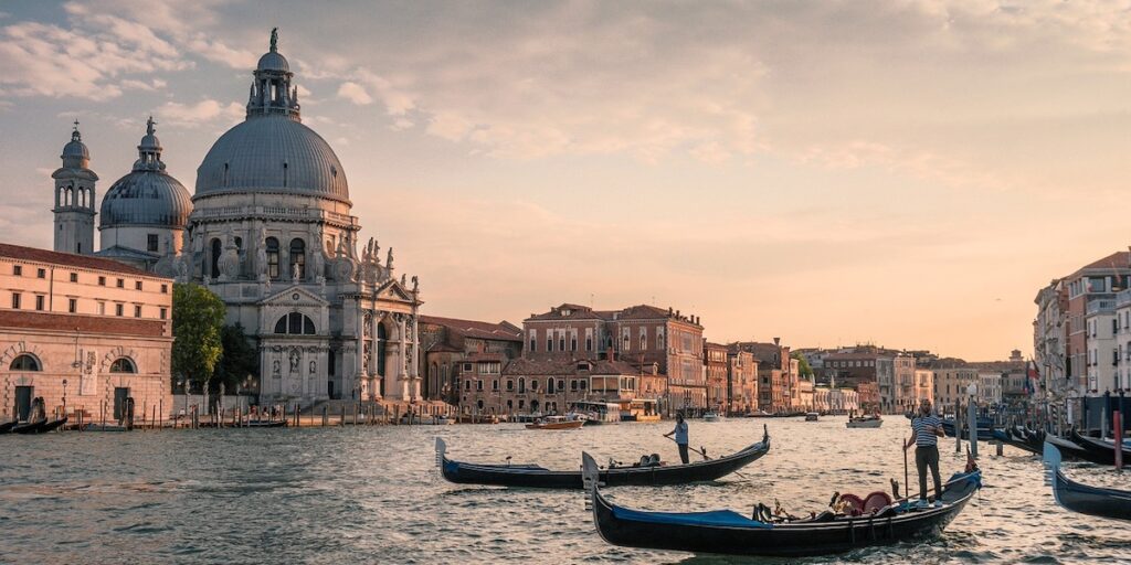 Quartier de Dorsoduro depuis les gondoles - Les Escapades à Venise