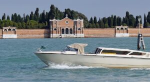Venise en bateau-taxi : par ici les raccourcis !