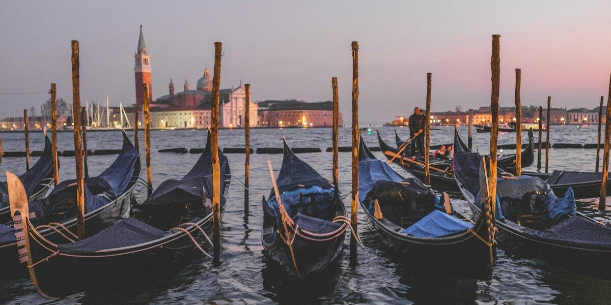 En bateau à Venise : le guide pour naviguer sur la Sérénissime !