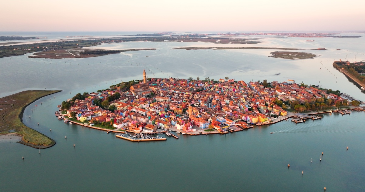 Burano Venise : découvrez une île haute en couleurs !