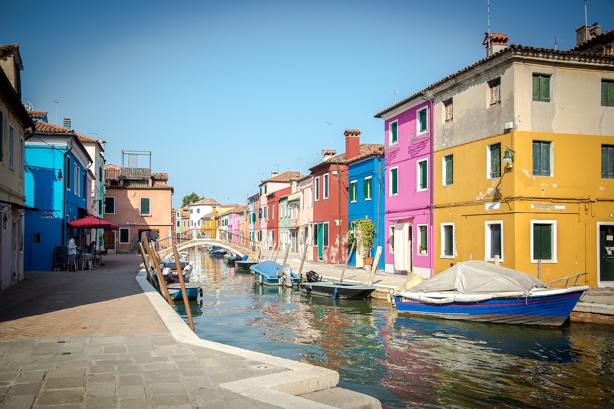 Canal et maisons colorées de Burano - Les Escapades à Venise