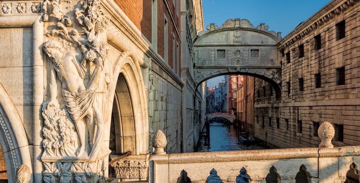 Vue du Pont des Soupirs depuis le pont Paglia